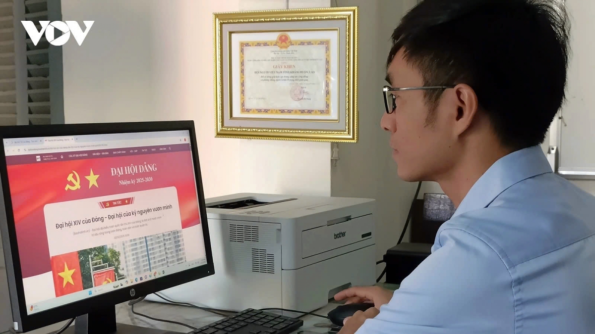 Vietnamese expatriates in Laos look to Party Congress with confidence